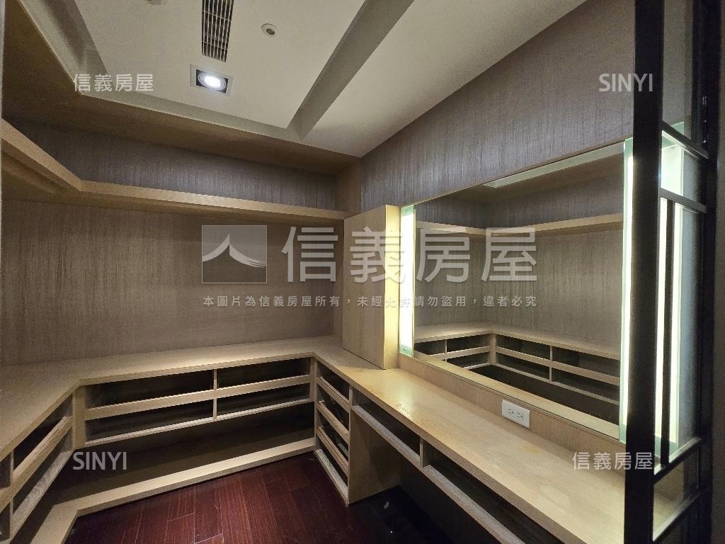 中央公園朝南寬敞精緻辦公房屋室內格局與周邊環境