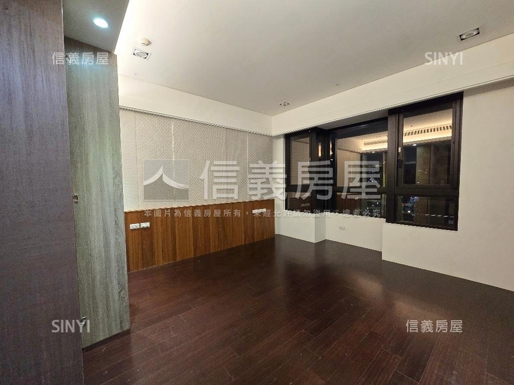 中央公園朝南寬敞精緻辦公房屋室內格局與周邊環境