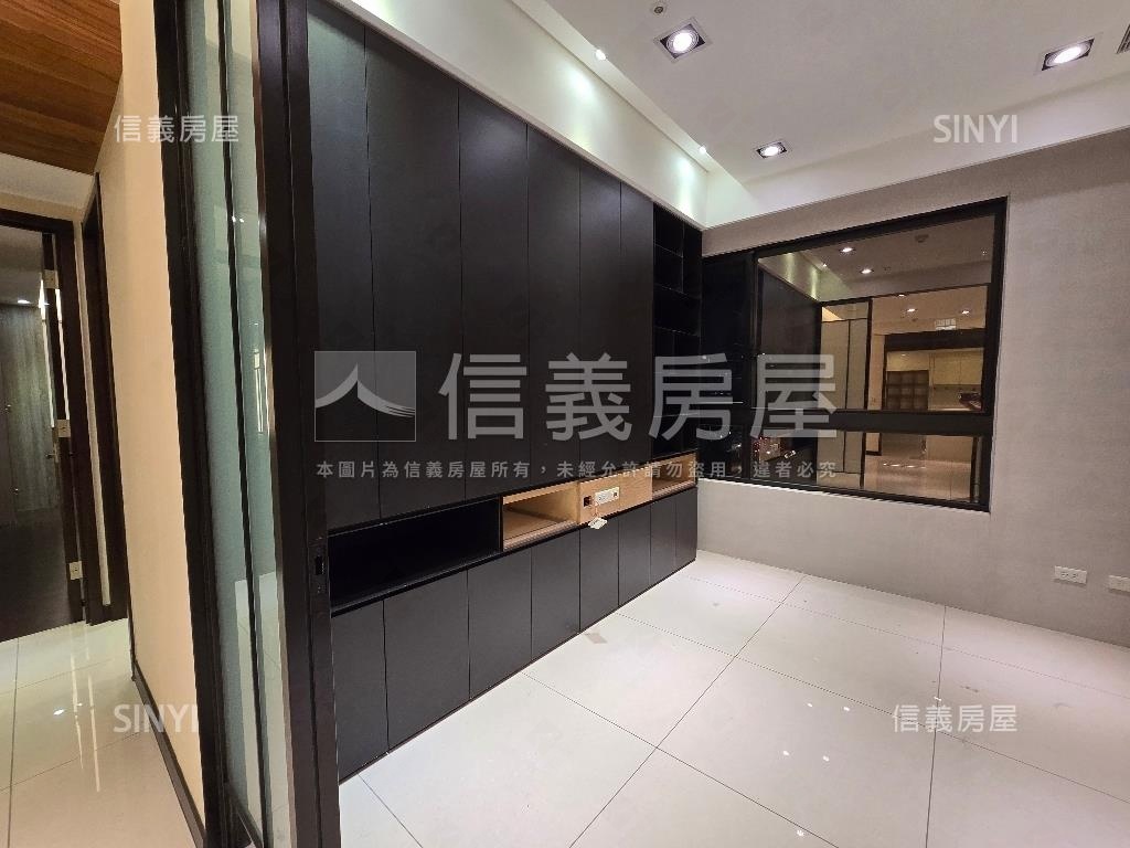 中央公園朝南寬敞精緻辦公房屋室內格局與周邊環境