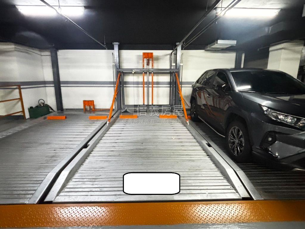 市政潤隆２房車位房屋室內格局與周邊環境