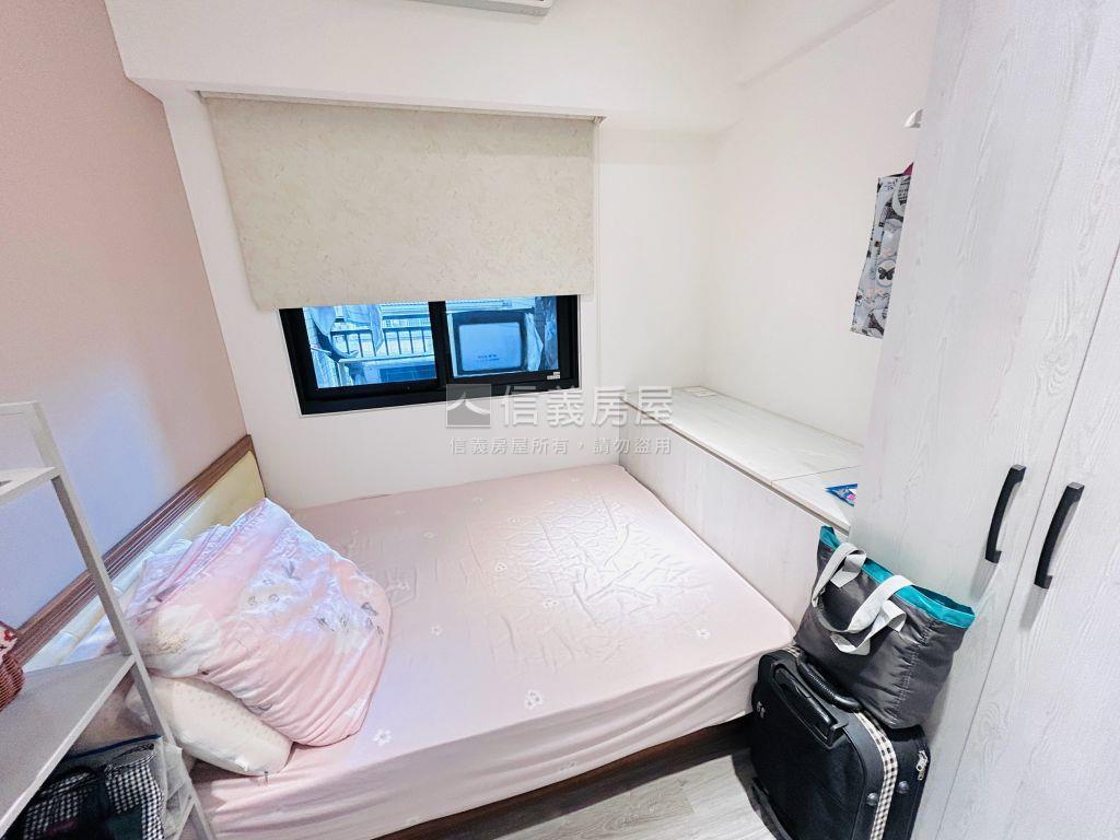 市政潤隆２房車位房屋室內格局與周邊環境