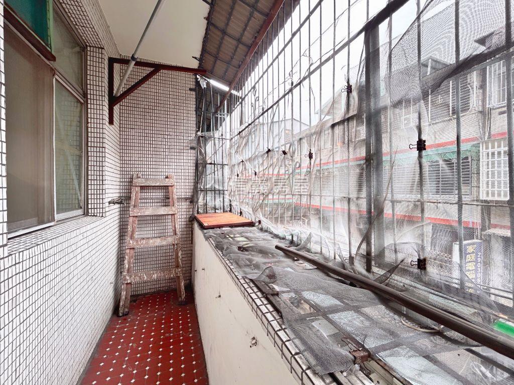近捷運公寓三房房屋室內格局與周邊環境