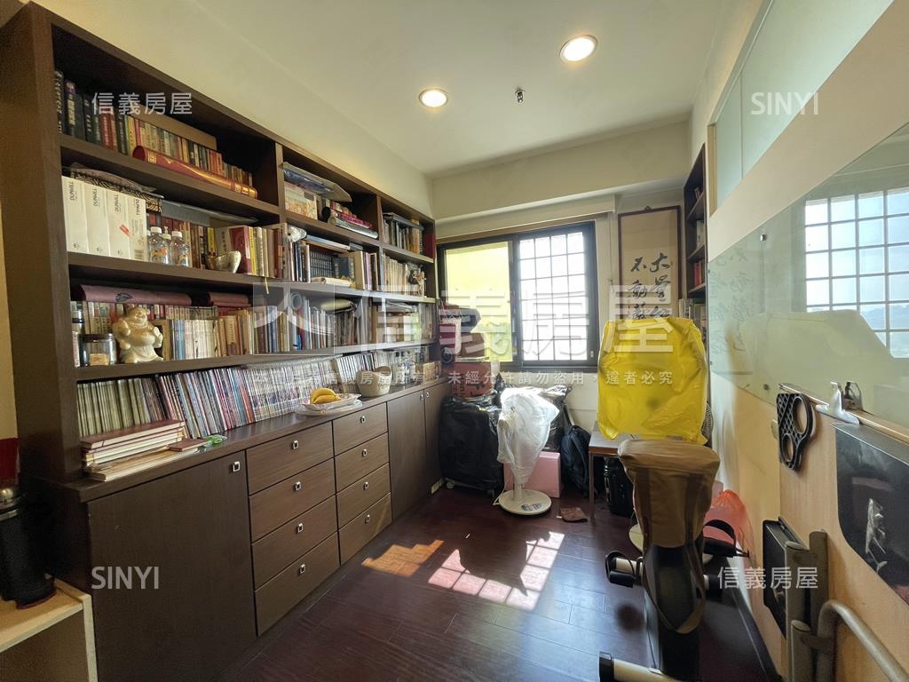 龍騰樹海首排亮四房雙平車房屋室內格局與周邊環境