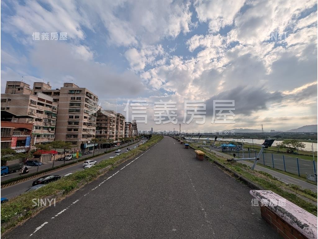 長安電梯大四房車位房屋室內格局與周邊環境