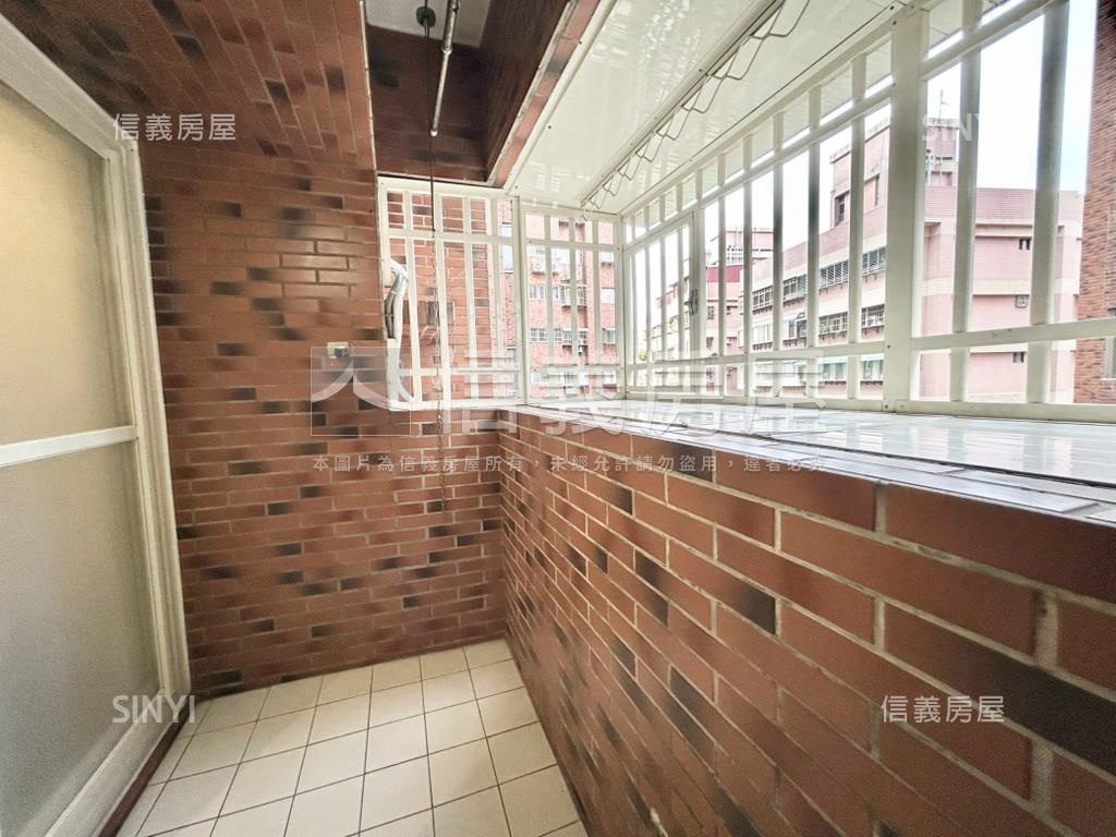 泰隆市面中庭二房房屋室內格局與周邊環境