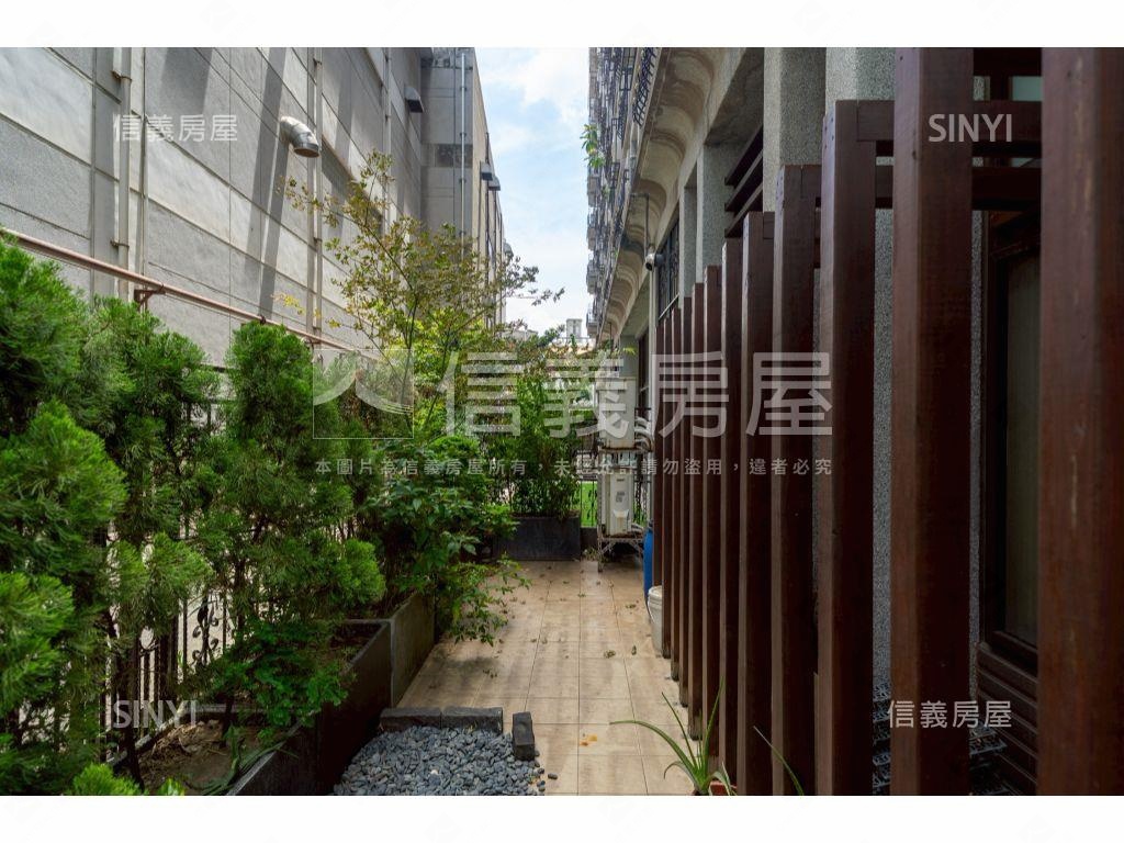 北美市庭院大空間房屋室內格局與周邊環境