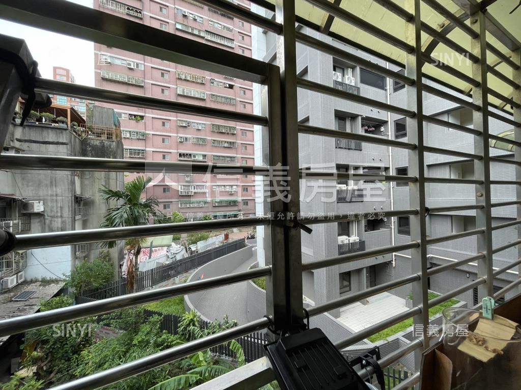 年底了買一個家嗎房屋室內格局與周邊環境