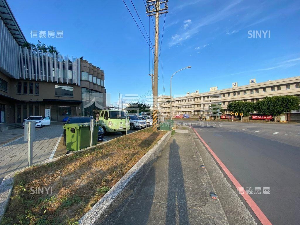 近打通市政路乙工角間店面房屋室內格局與周邊環境