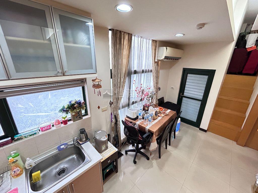 景安天情挑高裝潢２＋２房屋室內格局與周邊環境