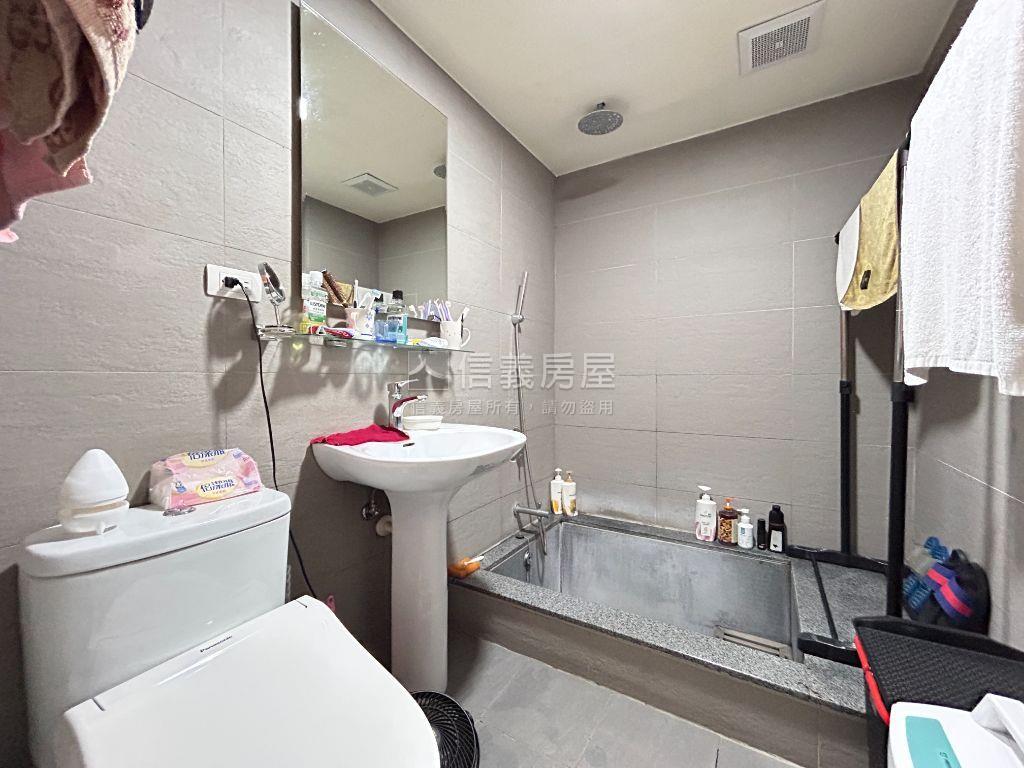 景安天情挑高裝潢２＋２房屋室內格局與周邊環境