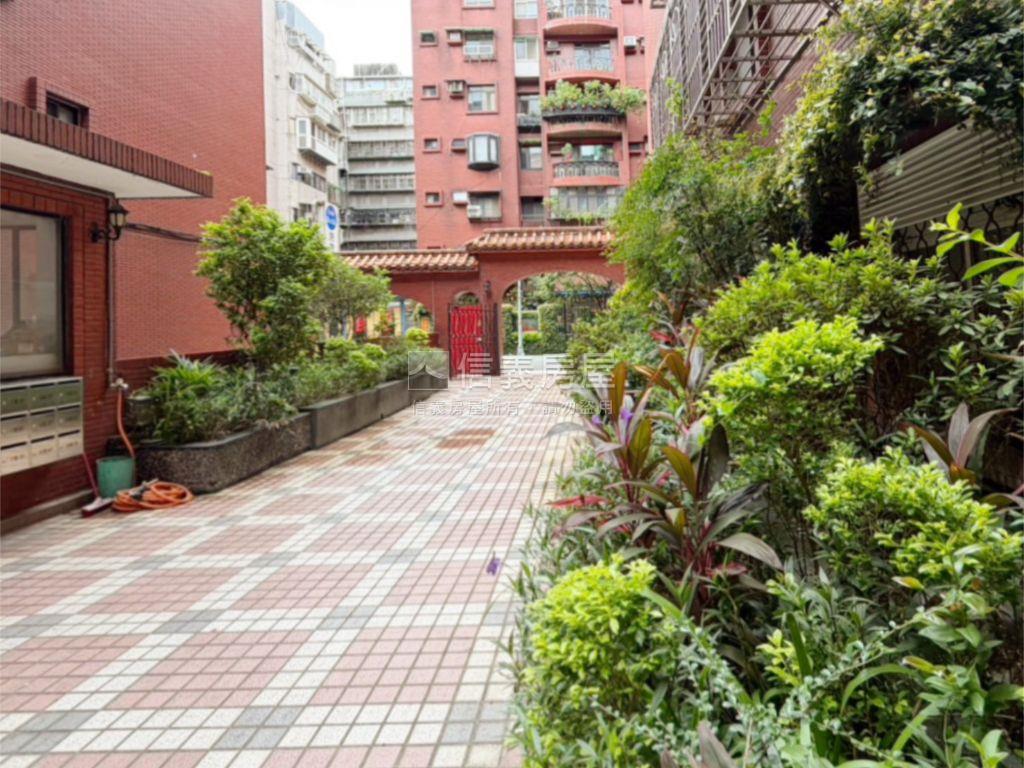 雙敦慶城公園旁管理大三房房屋室內格局與周邊環境