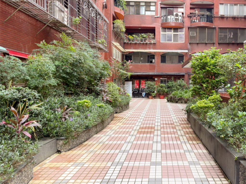 雙敦慶城公園旁管理大三房房屋室內格局與周邊環境