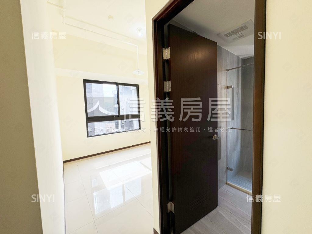 ★帝國‧Ｅ１次頂三房車位房屋室內格局與周邊環境