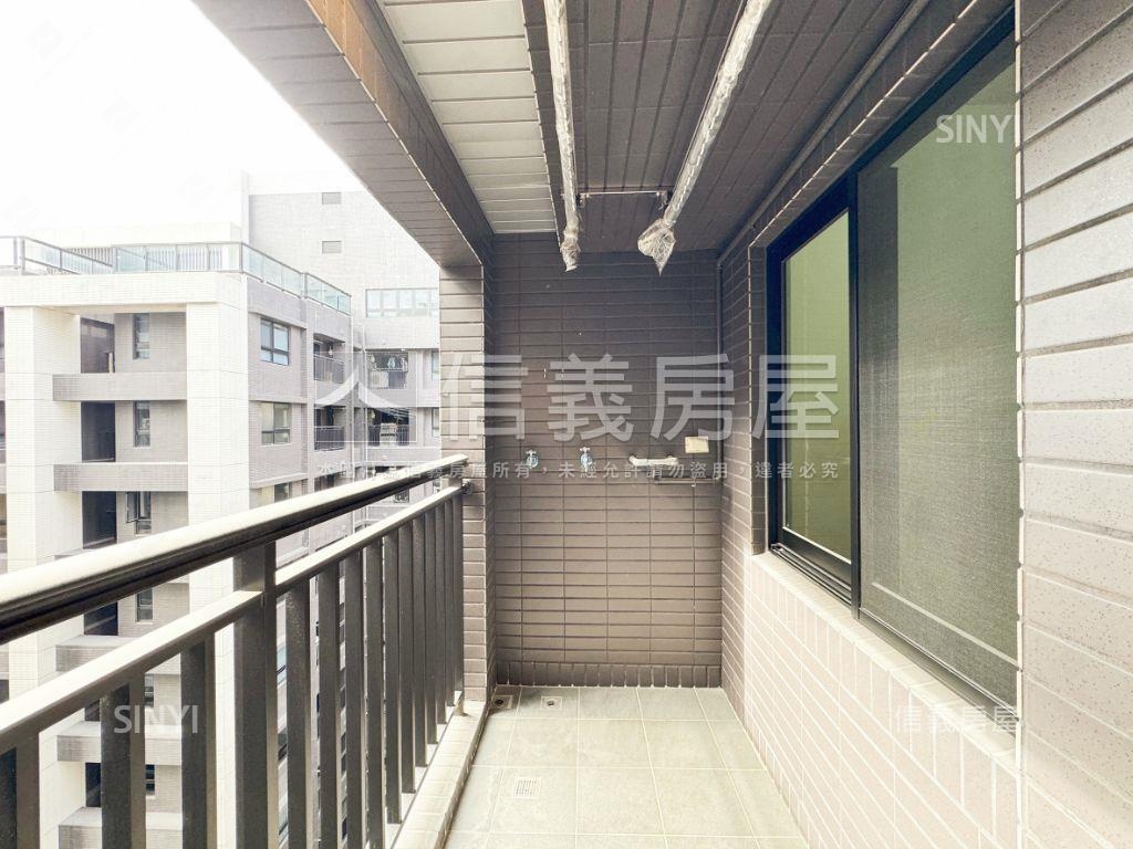 ★帝國‧Ｅ１次頂三房車位房屋室內格局與周邊環境