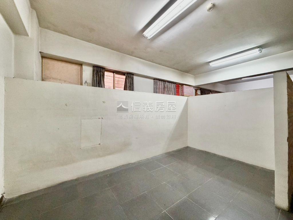 中和路１６５巷．稀有電梯房屋室內格局與周邊環境