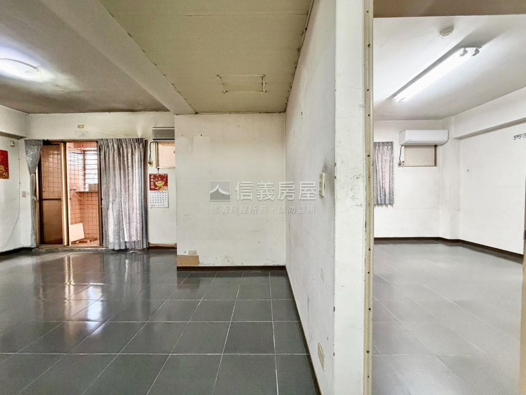 中和路１６５巷．稀有電梯房屋室內格局與周邊環境