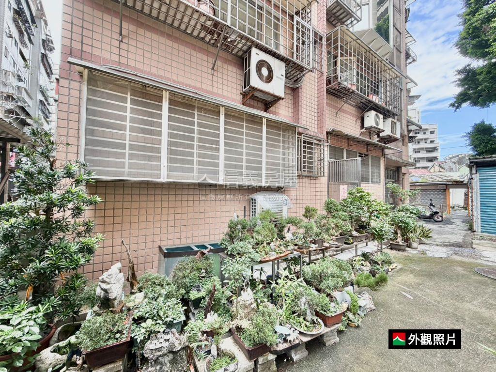 中和路１６５巷．稀有電梯房屋室內格局與周邊環境