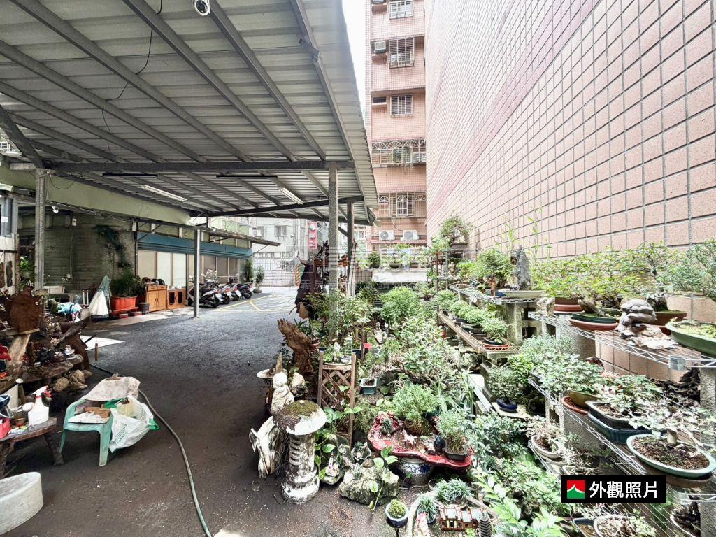 中和路１６５巷．稀有電梯房屋室內格局與周邊環境