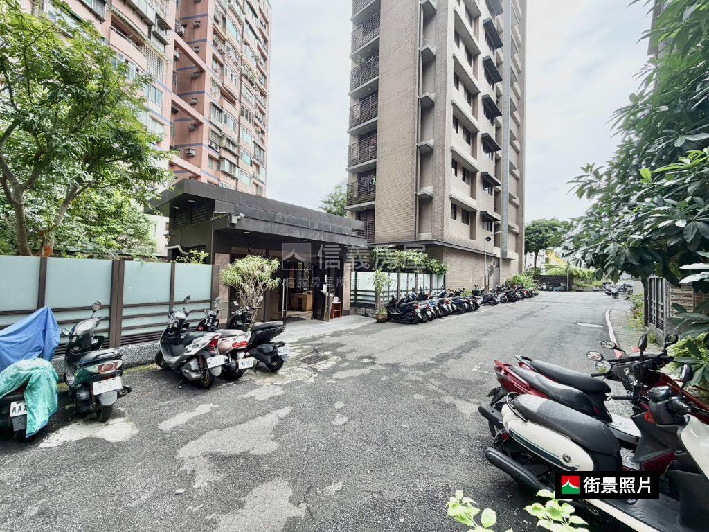 中和路１６５巷．稀有電梯房屋室內格局與周邊環境
