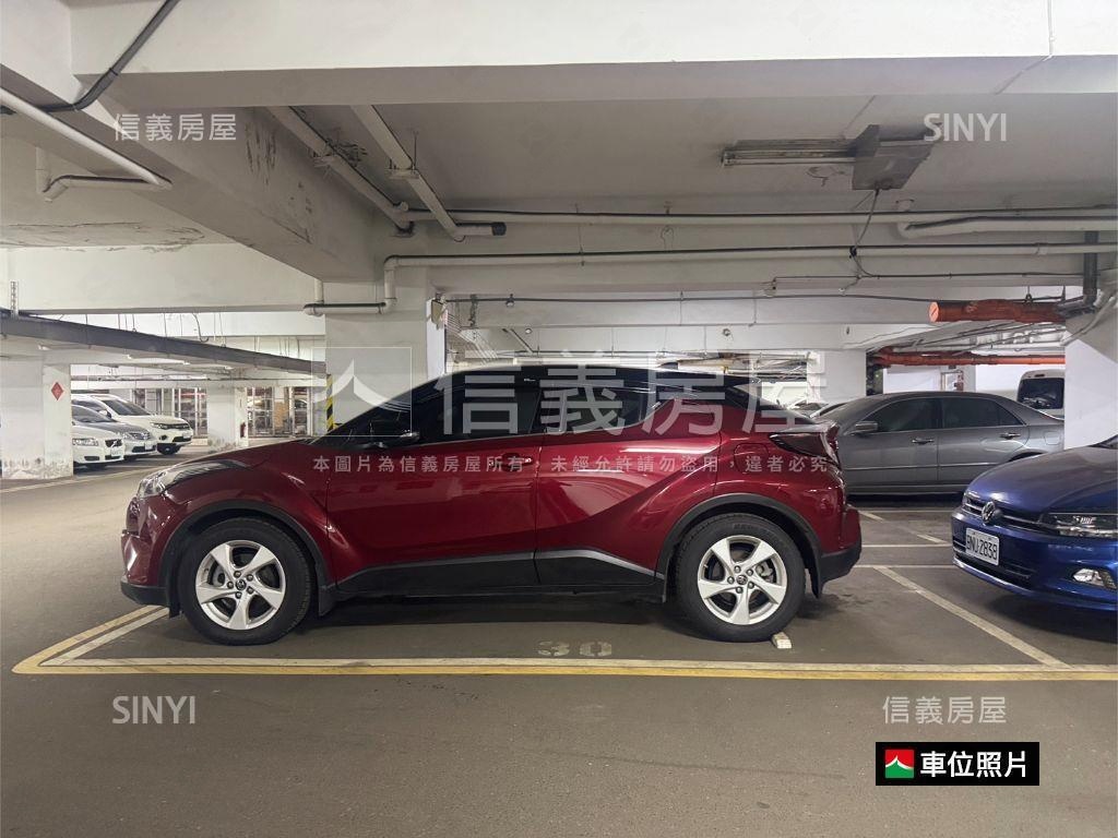 稀有釋出天母愛座三房車位房屋室內格局與周邊環境