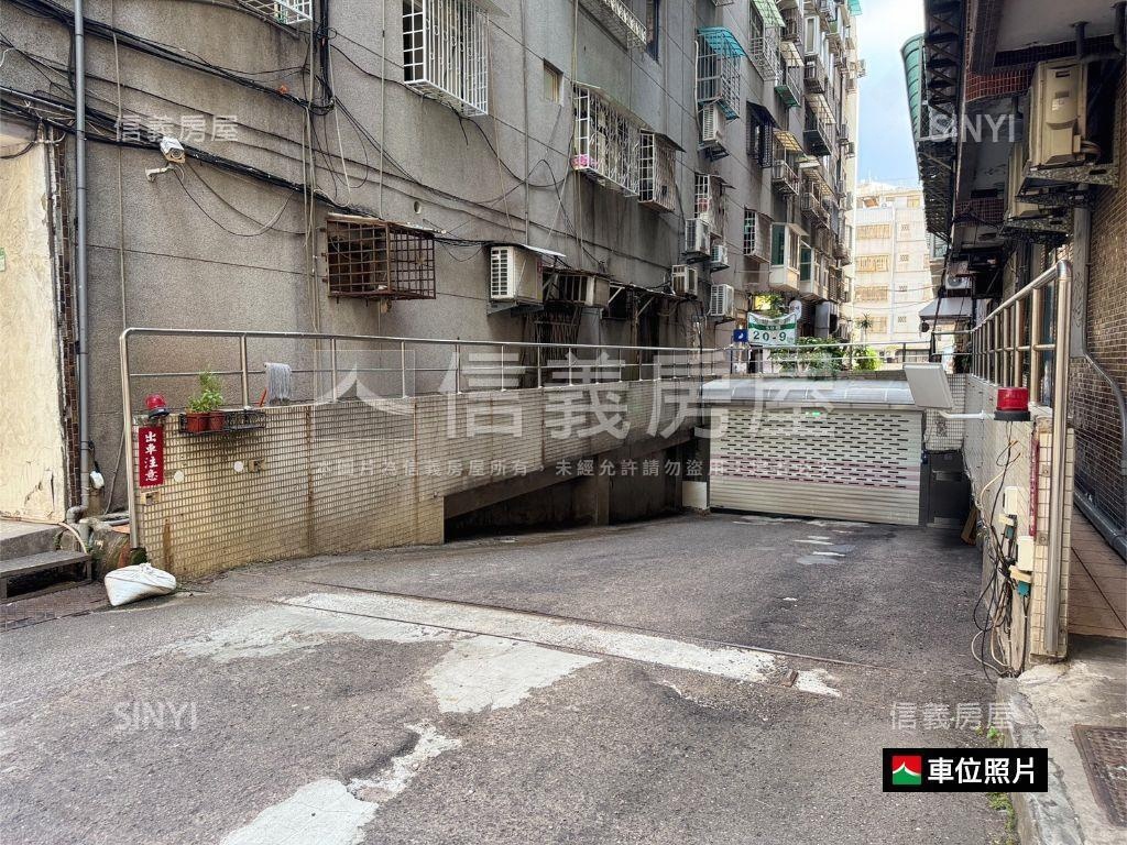稀有釋出天母愛座三房車位房屋室內格局與周邊環境