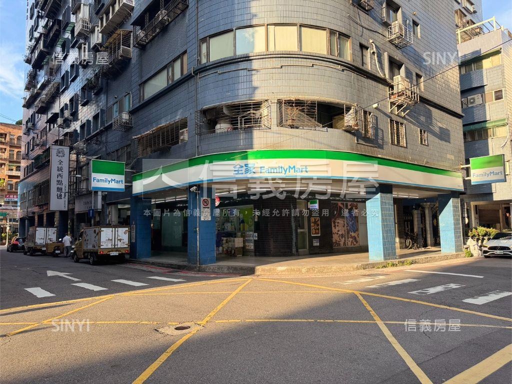 稀有釋出天母愛座三房車位房屋室內格局與周邊環境