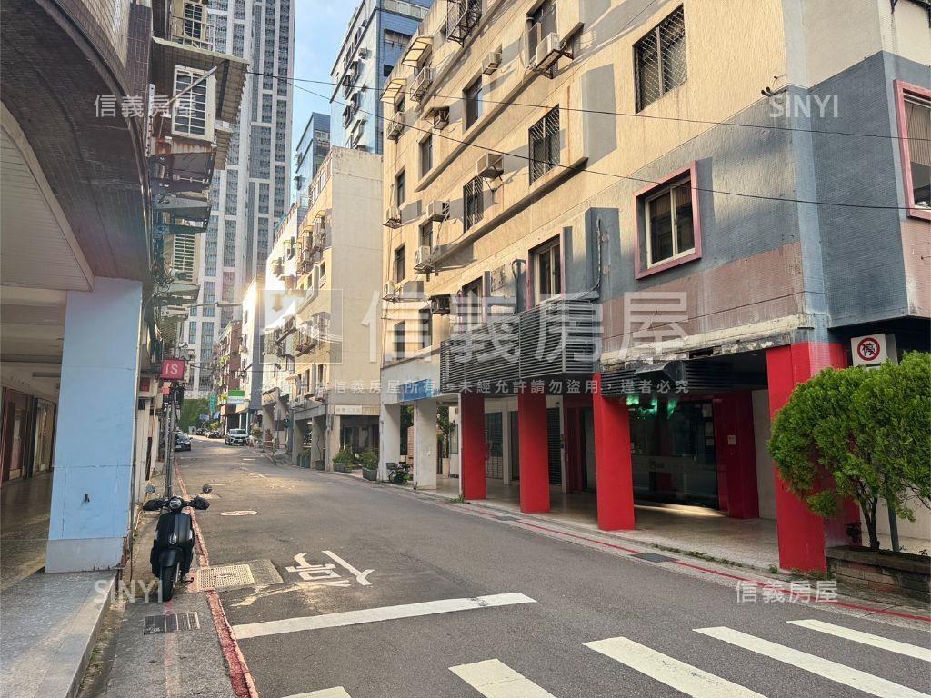 稀有釋出天母愛座三房車位房屋室內格局與周邊環境