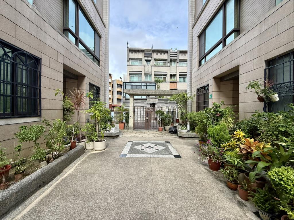 皇龍湖美間間套房美墅房屋室內格局與周邊環境