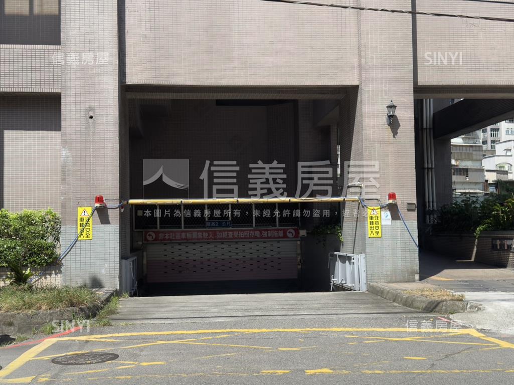 陽光新廈［Ｂ２車位］房屋室內格局與周邊環境