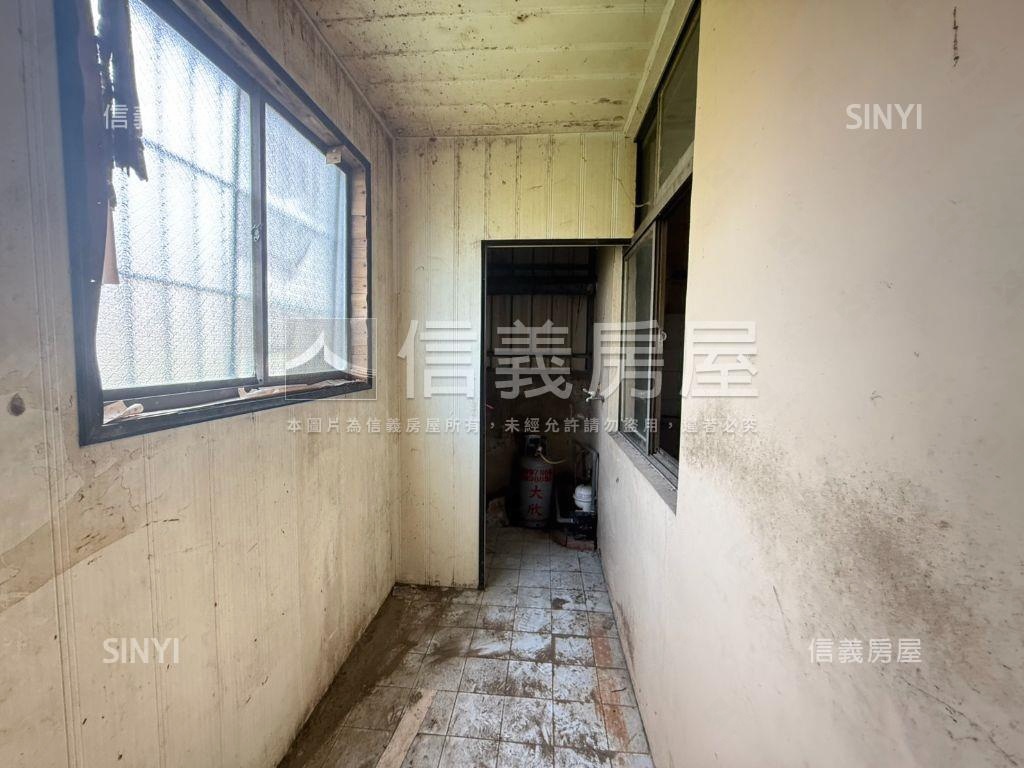 新市大營ｘ待整修透天房屋室內格局與周邊環境