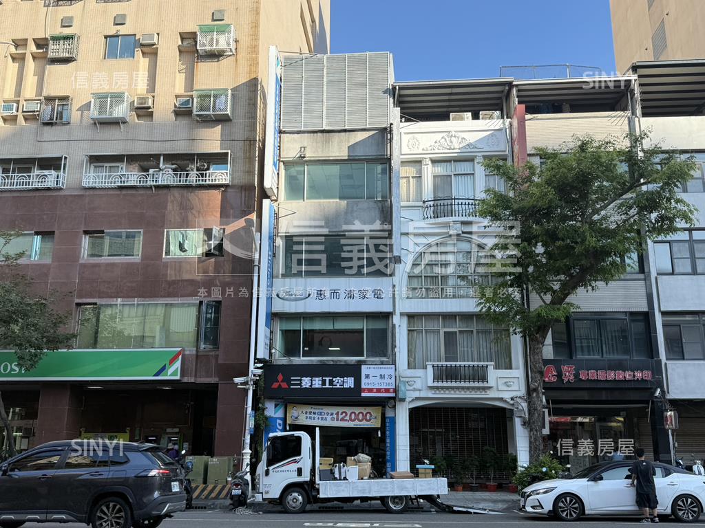 三多三路正四樓面寬店霸房屋室內格局與周邊環境