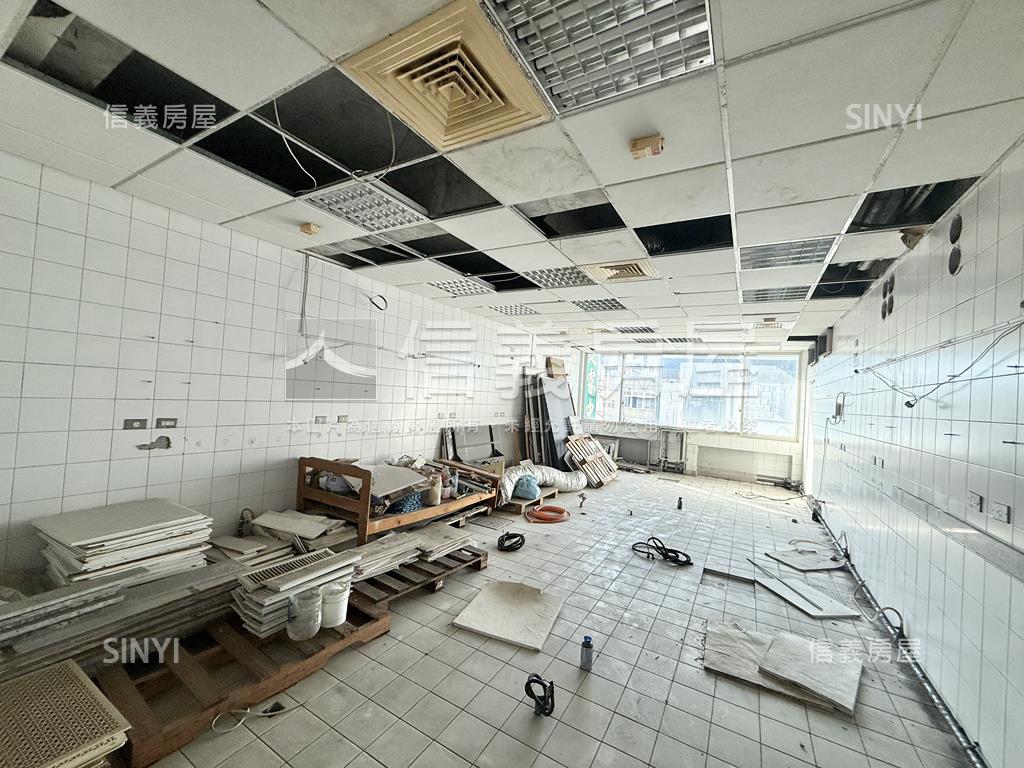三多三路正四樓面寬店霸房屋室內格局與周邊環境
