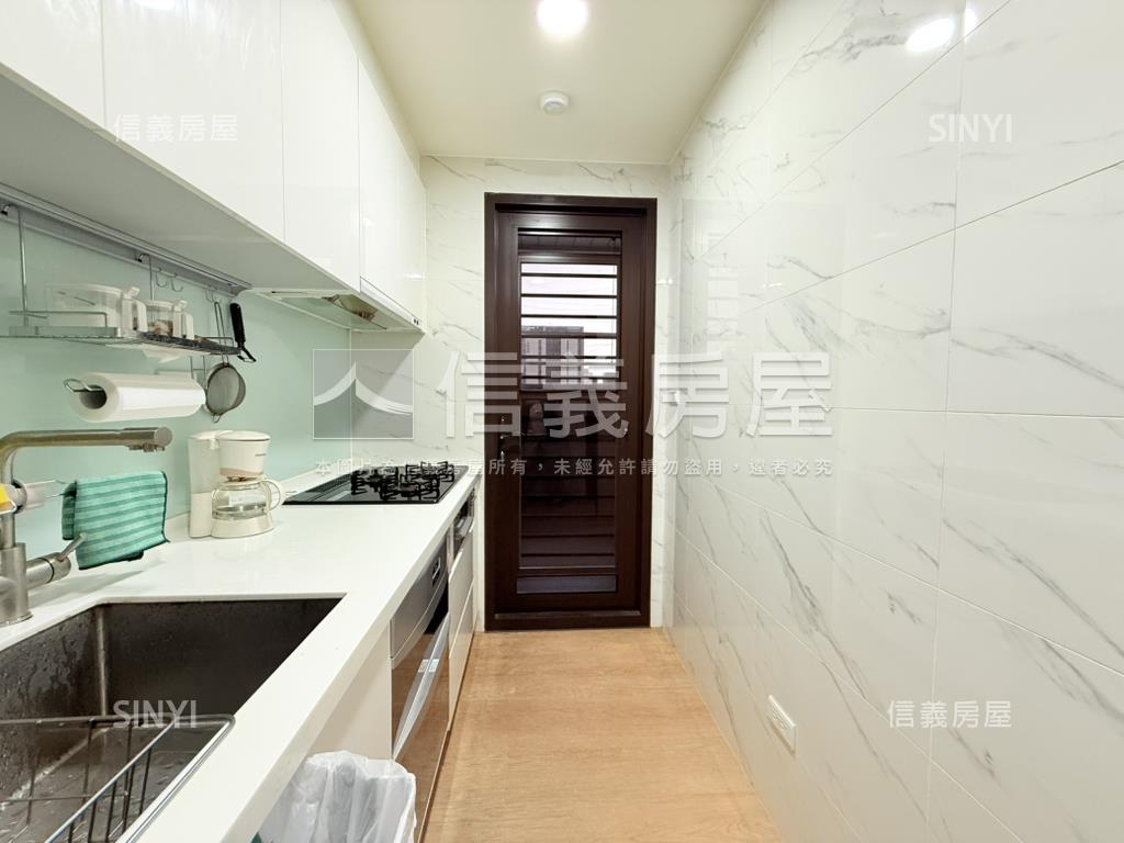 國王之森溫馨３房車位房屋室內格局與周邊環境