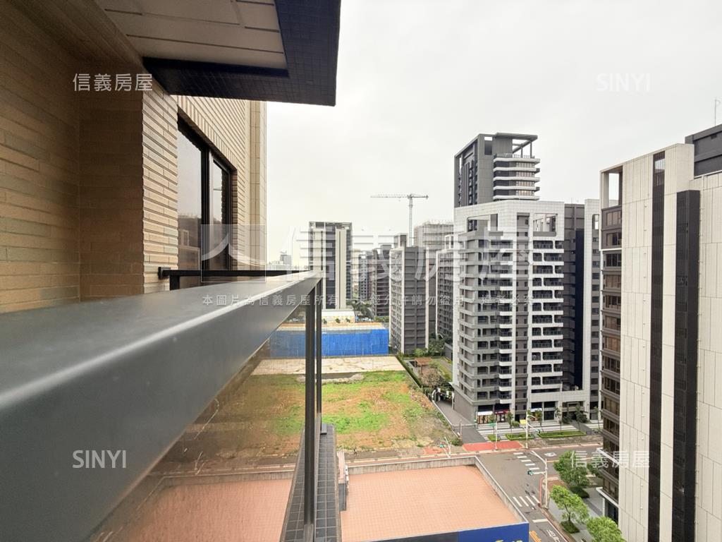 國王之森溫馨３房車位房屋室內格局與周邊環境