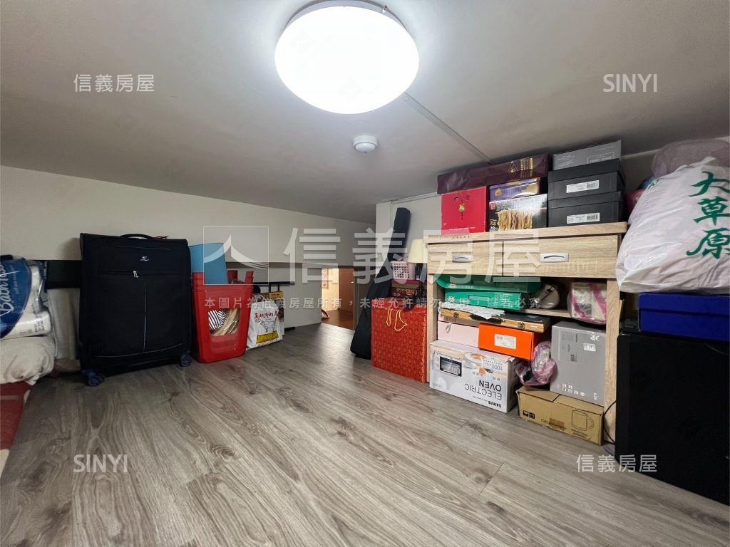 光華商圈挑高景觀２房房屋室內格局與周邊環境