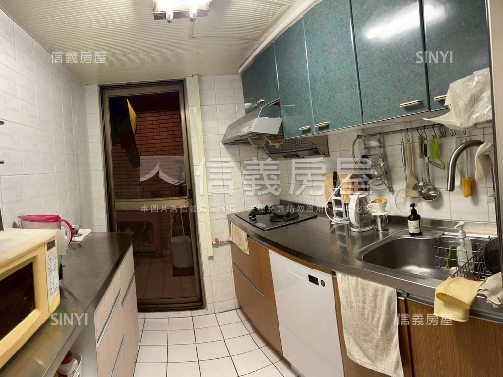 下南崁發財三房車位房屋室內格局與周邊環境