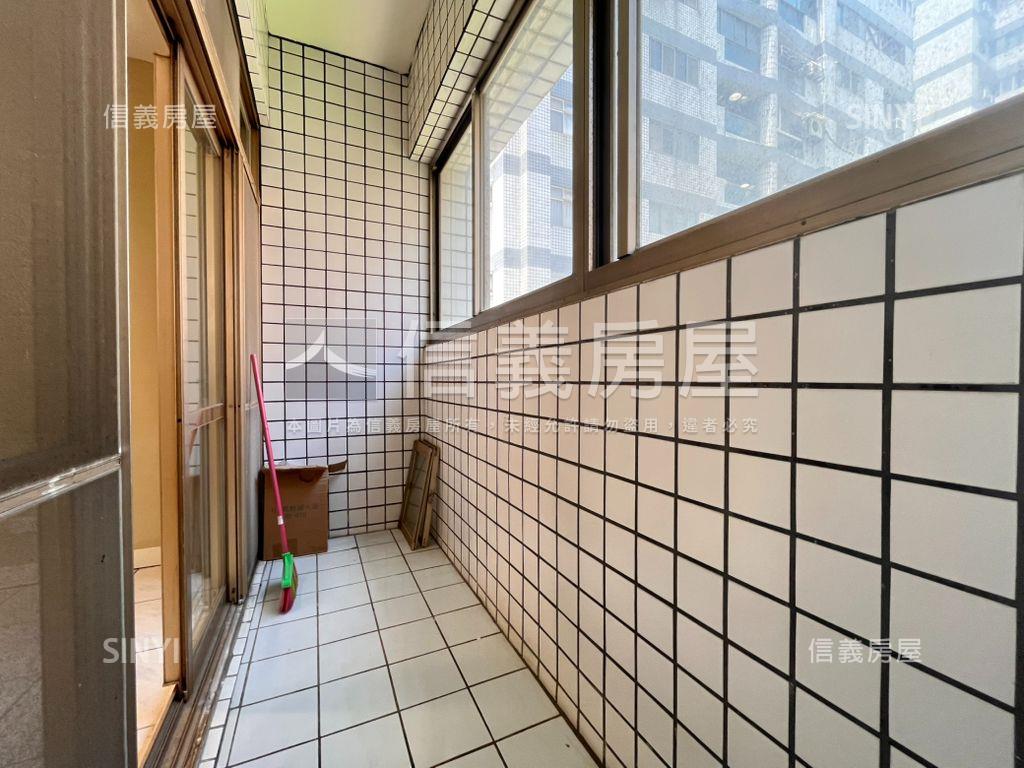 美麗星城採光亮眼三房車位房屋室內格局與周邊環境