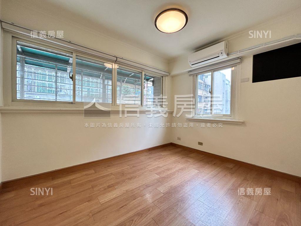 ２９年低總價公寓三樓公園房屋室內格局與周邊環境