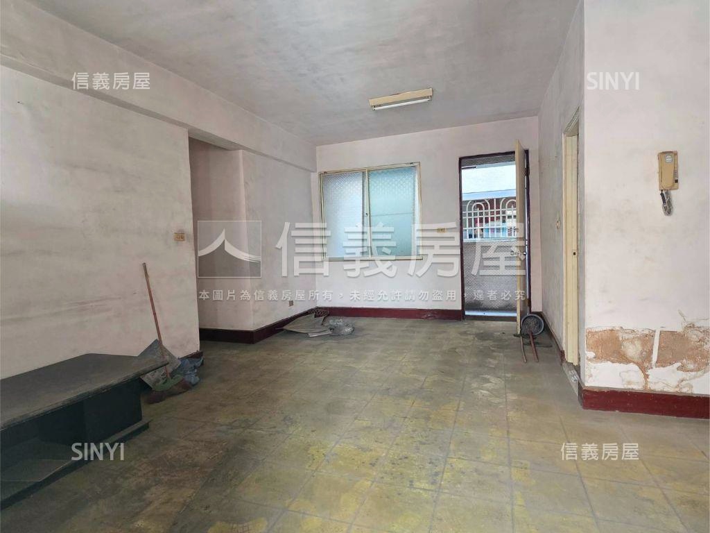 近未來捷運黃線公寓三樓房屋室內格局與周邊環境