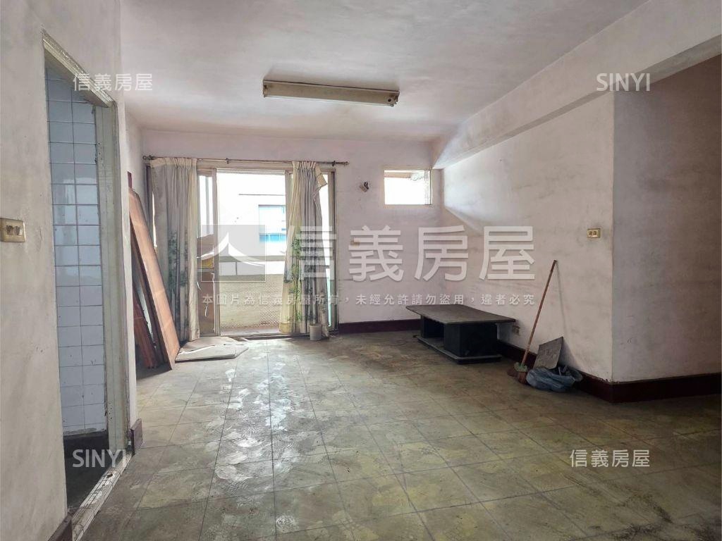 近未來捷運黃線公寓三樓房屋室內格局與周邊環境