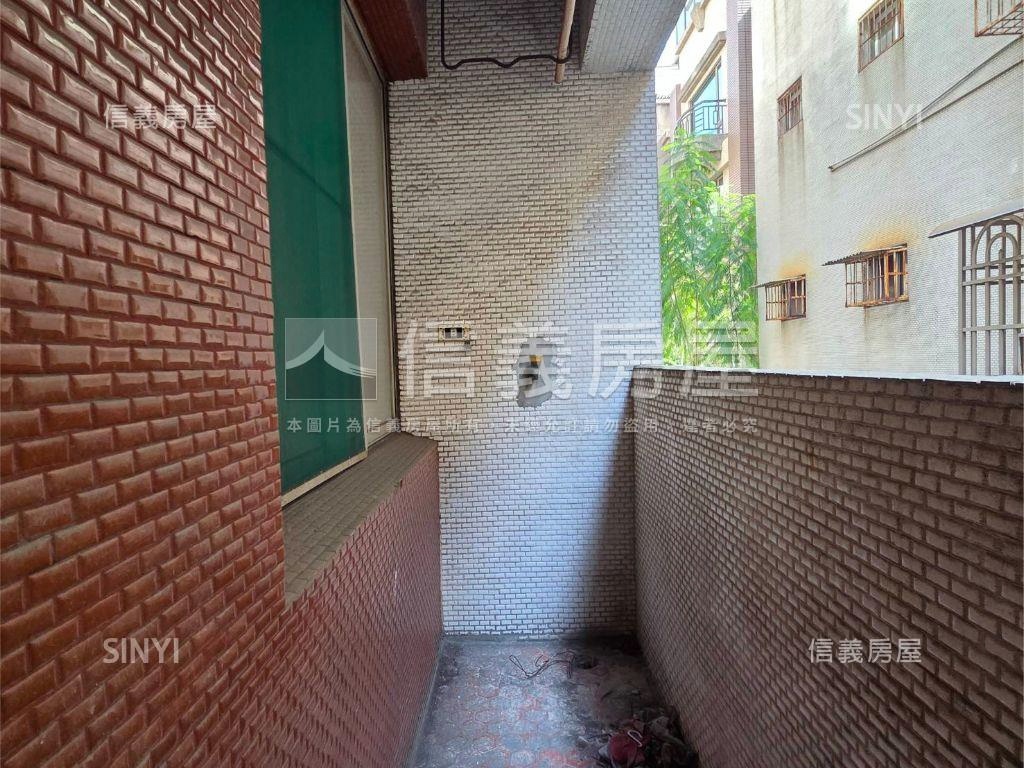 近未來捷運黃線公寓三樓房屋室內格局與周邊環境