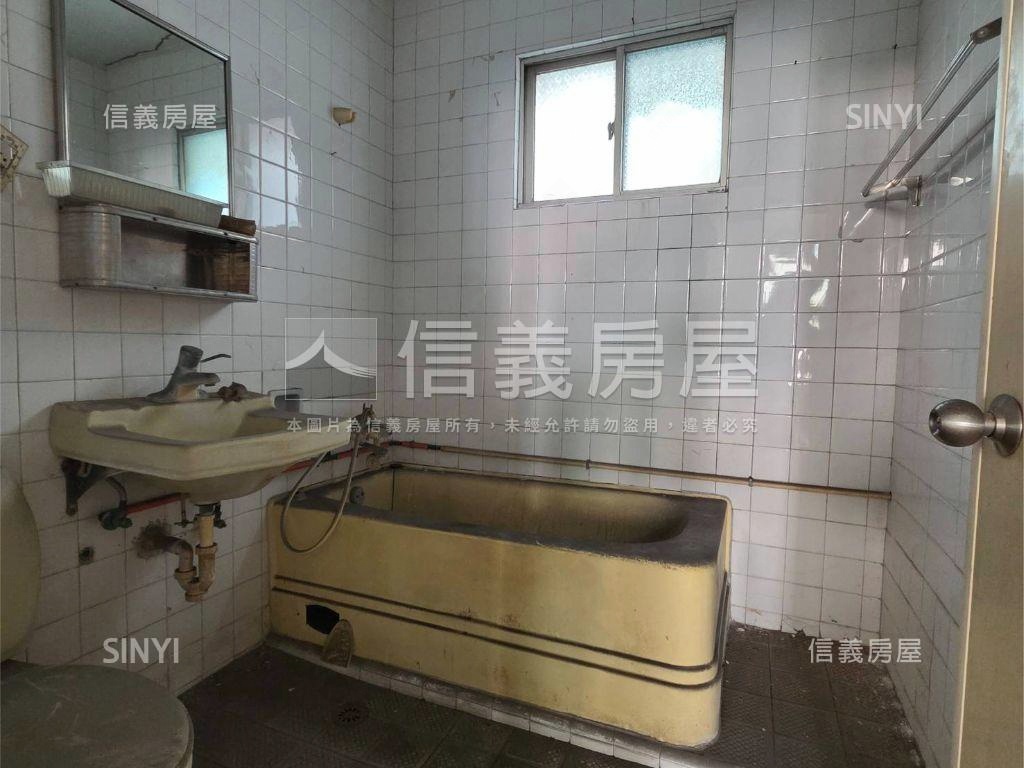 近未來捷運黃線公寓三樓房屋室內格局與周邊環境