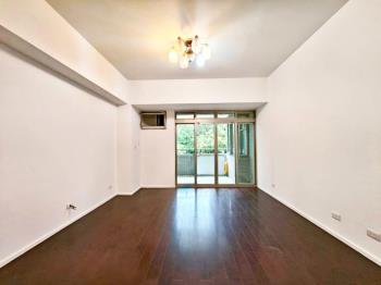 河岸旁銘家方正美屋