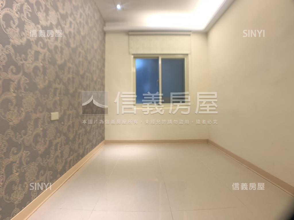 信義黃金公寓三樓房屋室內格局與周邊環境