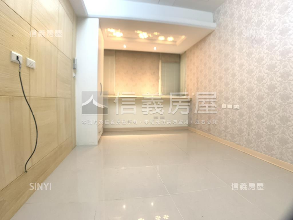 信義黃金公寓三樓房屋室內格局與周邊環境
