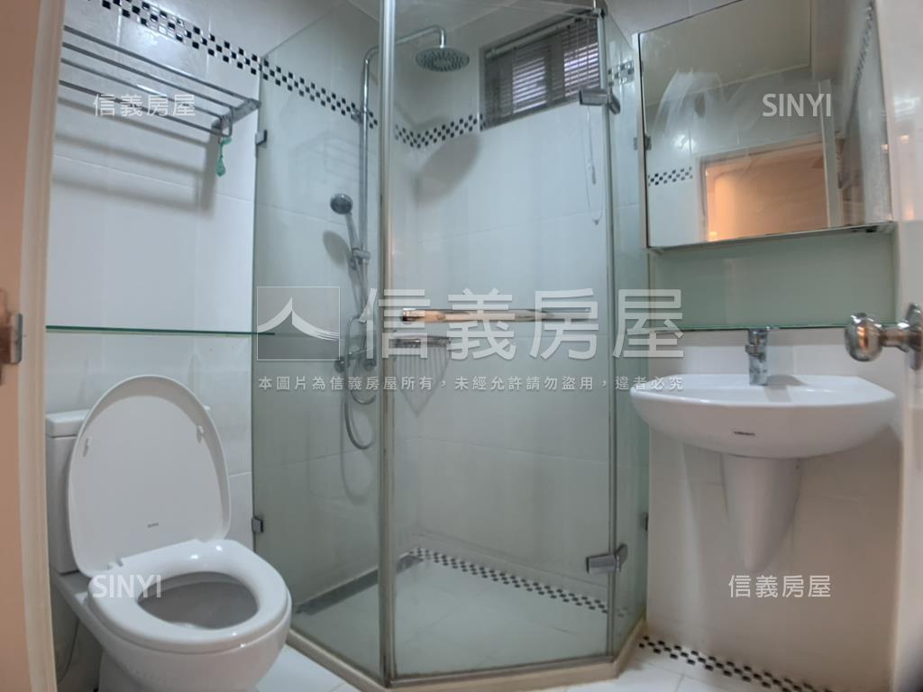信義黃金公寓三樓房屋室內格局與周邊環境