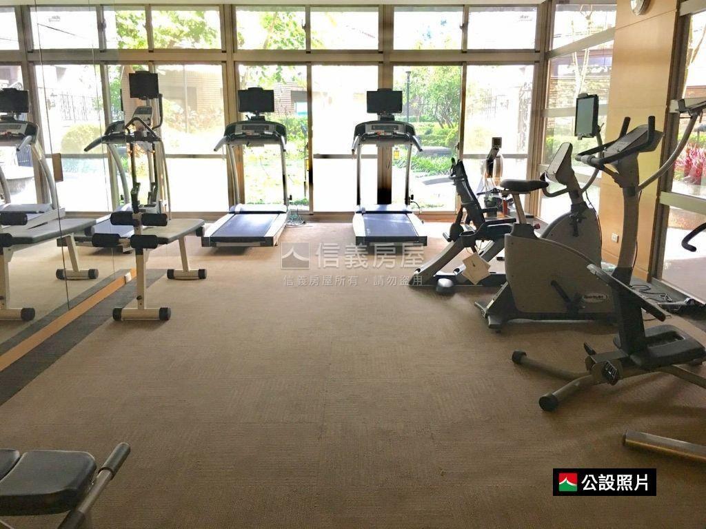 專任帝景面１０１美景高樓房屋室內格局與周邊環境