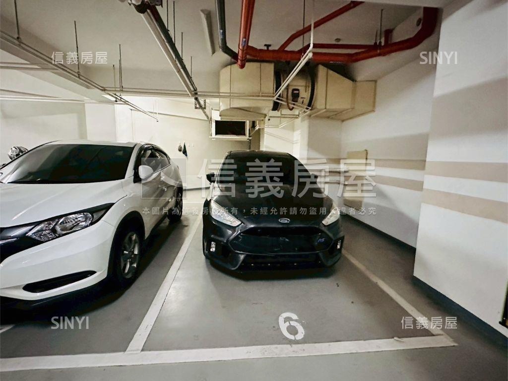 高餐旁優質美宅平車房屋室內格局與周邊環境