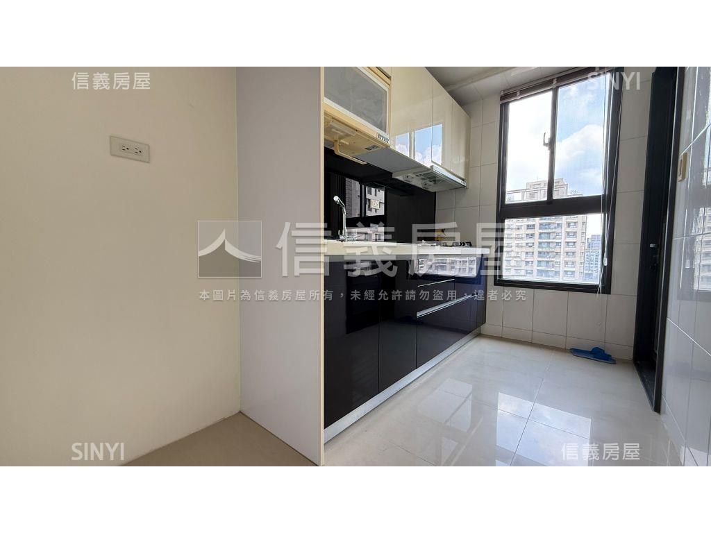 九月採掬朝南三房平車房屋室內格局與周邊環境