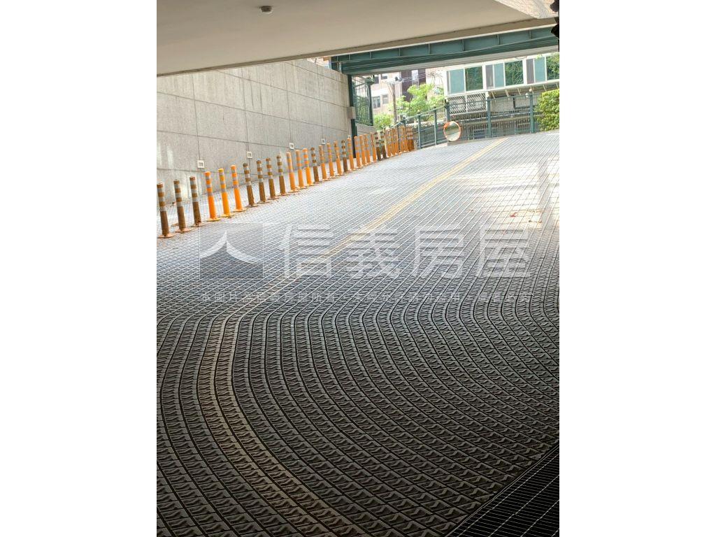遠雄天母Ｂ１平面車位房屋室內格局與周邊環境